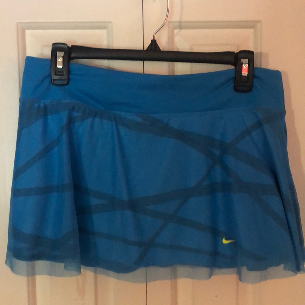 EXCELlENT condition Nike tennis skirt!!!